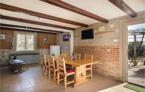 Two-bedroom Holiday Home In Vid