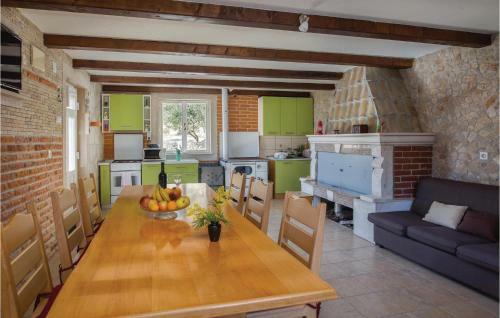 Two-bedroom Holiday Home In Vid