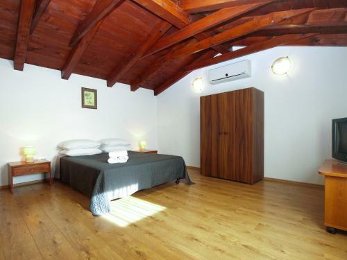 Apartments Helena 1992