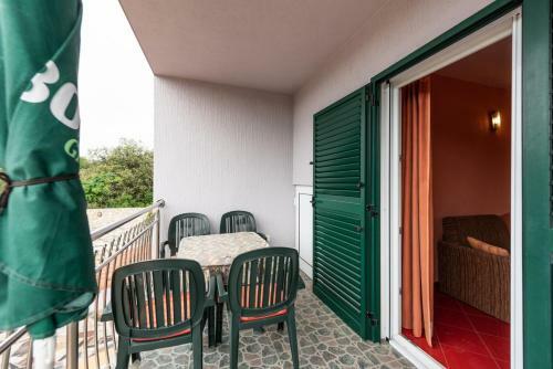 Hostal Apartments Karen