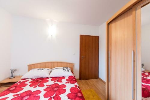 Hostal Apartments Karen