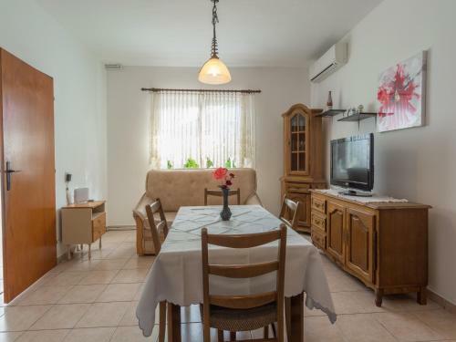 Apartman Bandira For 6 People