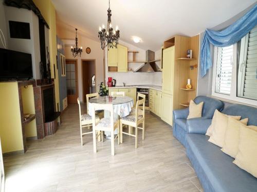 Luxurious Villa In Vir With Swimming Pool
