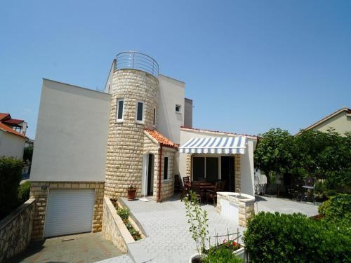 Luxurious Villa In Vir With Swimming Pool