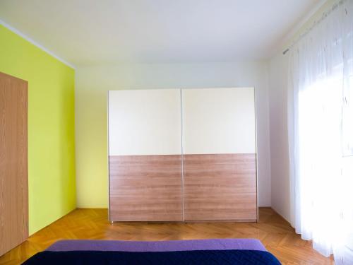 Simplistic Apartment In Vir With Garden