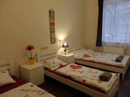 Happy Hotel