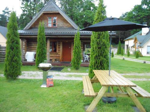 Forest Edge Lodge And House