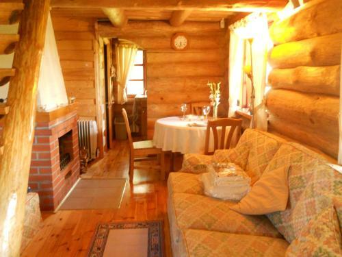 Forest Edge Lodge And House