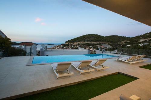 Luxury Blue Villas Vis