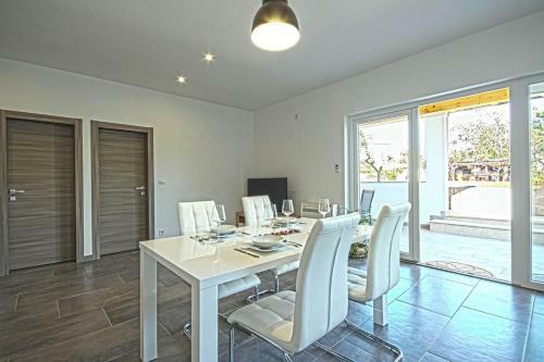 Hostal *amazing Modern Apartment With 2 Bedrooms*