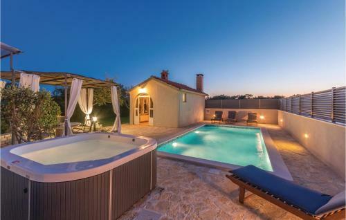 Two-bedroom Holiday Home In Zadar