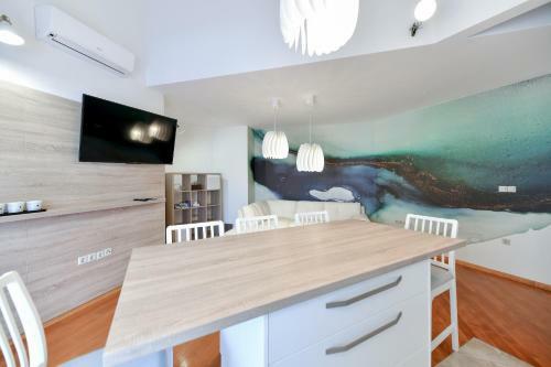 Bellevue Hill Apartment