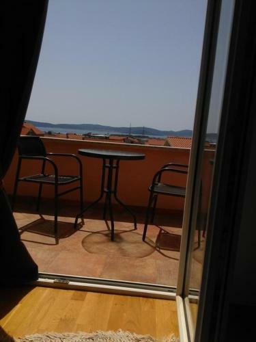 Apartments Marinka-with Backyard