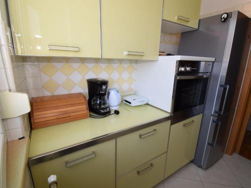 Spacious Apartment In Zadar Near Town