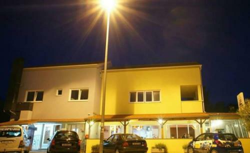 Hostal Urnebes