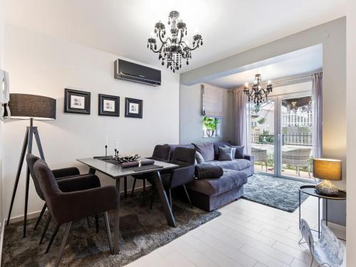 Modern Apartment In Zadar With Garden