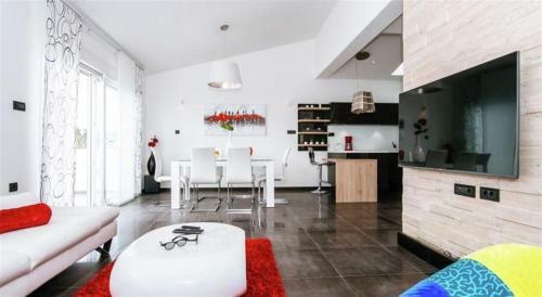Luxurious Apartment Petani