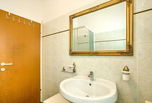 Hostal Apartments Siparis With Pool
