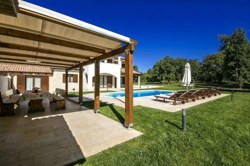 Villa Genia 2