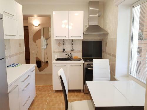 Hostal Naiza Guesthouse And Apartments