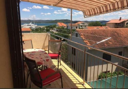 Hostal Apts And Rooms Ognjen- Family Friendly