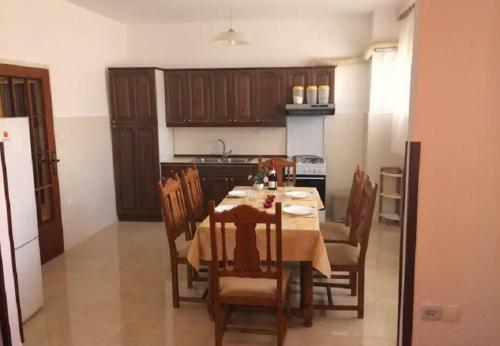 Hostal Apts And Rooms Ognjen- Family Friendly