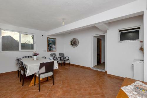 Apartments Milivoj
