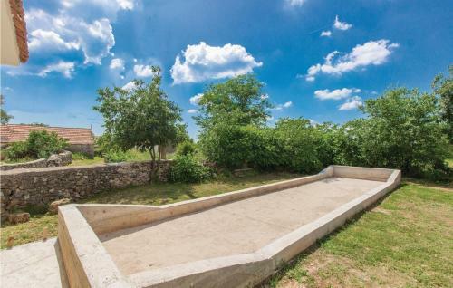 Four-bedroom Holiday Home In Miljevci