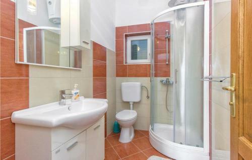 Four-bedroom Holiday Home In Miljevci