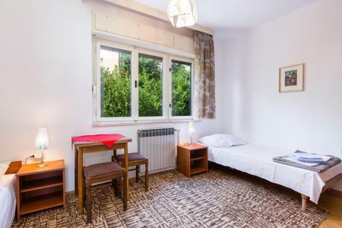 Apartamentos Mica