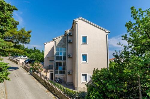 Apartamentos Villa Sara 2 I 3