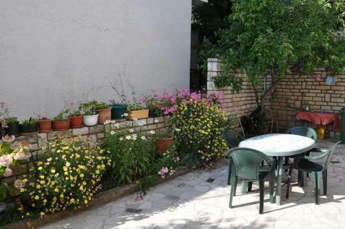 Apartamentos Annie Magas