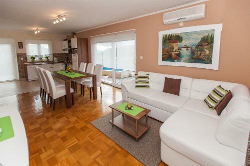 Spacious Villa Kostelj In Unique Location