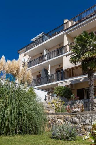 Luxury Sea View Apartments