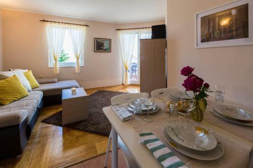 Apartamentos Bucar