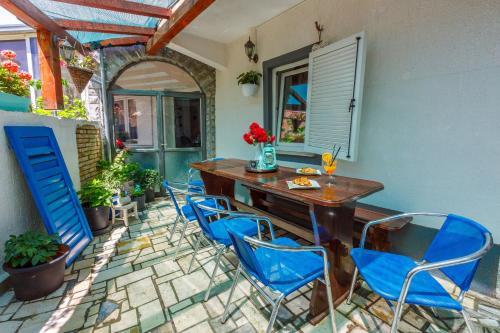 Apartments Kalla