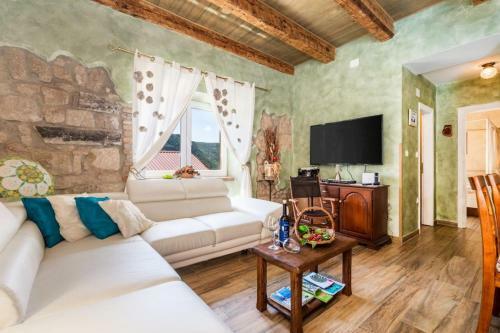 Villa Natura With Pool
