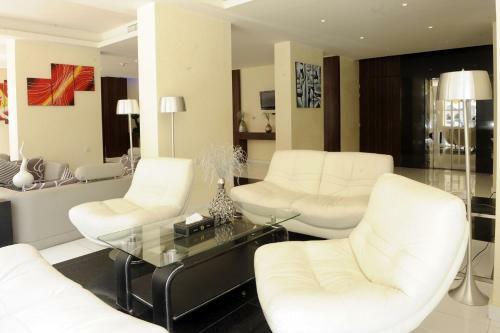 Apartamentos Raoum Inn
