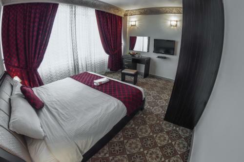 Apartamentos Sara Plaza