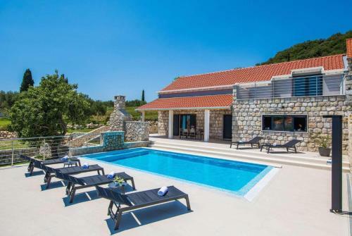 Villa Rustic Stone House