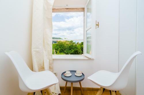 Hostal Cinema View House
