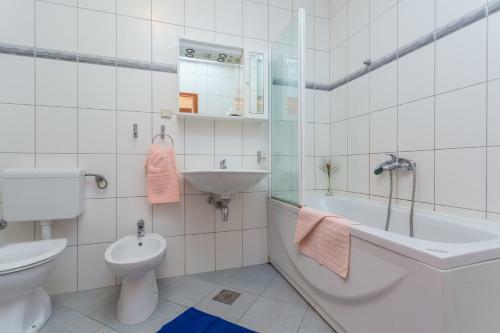 Hostal Burum Apartments