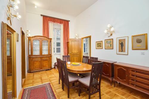 Apartment Misir