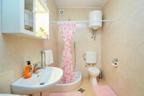 Hostal Guest House Medzalin