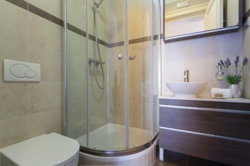Luxury Beachfront Apartment Banje