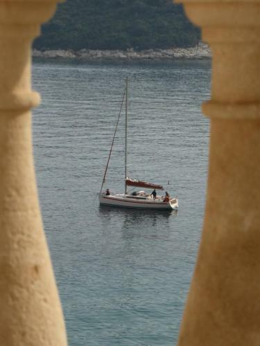 Luxury Beachfront Apartment Banje