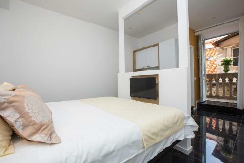 Hostal Soleil Luxury Rooms Old Town