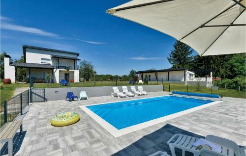 Three-bedroom Holiday Home In Durdevac