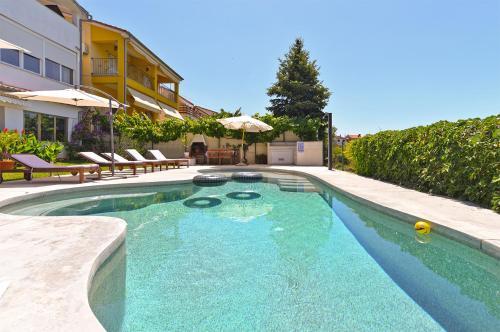 Apartments Valbandon With Pool 31