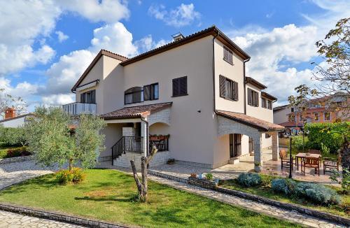 Apartments Valbandon 38